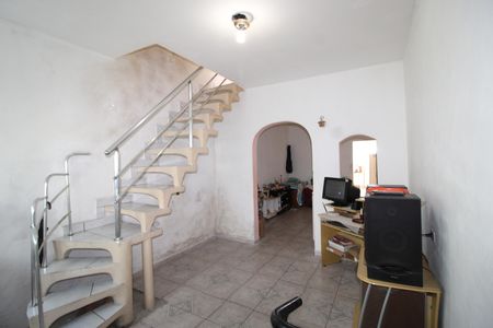 Sala de casa à venda com 3 quartos, 180m² em Vila Carmosina, São Paulo
