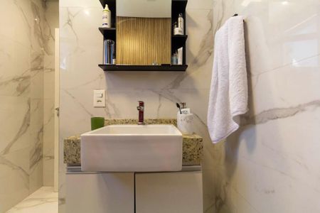 Apartamento para alugar com 74m², 2 quartos e sem vaga Apartamento para alugar com 74m², 2 quartos e sem vagaBanheiro