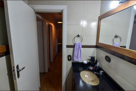 Apartamento à venda com 68m², 3 quartos e 1 vaga Apartamento à venda com 68m², 3 quartos e 1 vagaBanheiro Social