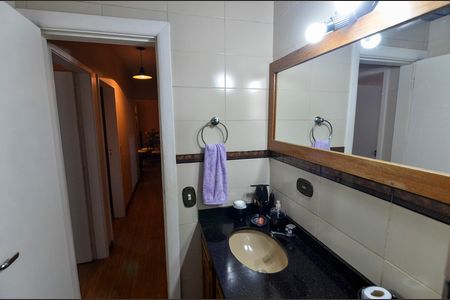 Apartamento à venda com 68m², 3 quartos e 1 vaga Apartamento à venda com 68m², 3 quartos e 1 vagaBanheiro Social