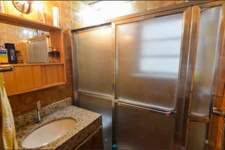 Apartamento à venda com 68m², 3 quartos e 1 vaga Apartamento à venda com 68m², 3 quartos e 1 vagaBanheiro da Suíte