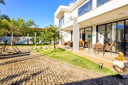 Casa de condomínio para alugar com 509m², 4 quartos e 6 vagas Casa de condomínio para alugar com 509m², 4 quartos e 6 vagasJardim