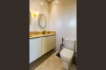 Casa de condomínio para alugar com 509m², 4 quartos e 6 vagas Casa de condomínio para alugar com 509m², 4 quartos e 6 vagasBanheiro Suite master