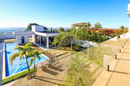 Casa de condomínio para alugar com 509m², 4 quartos e 6 vagas Casa de condomínio para alugar com 509m², 4 quartos e 6 vagassacada Suíte