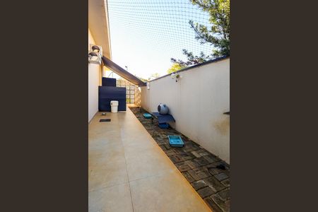 Casa de condomínio para alugar com 509m², 4 quartos e 6 vagas Casa de condomínio para alugar com 509m², 4 quartos e 6 vagasCanil
