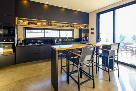 Casa de condomínio para alugar com 509m², 4 quartos e 6 vagas Casa de condomínio para alugar com 509m², 4 quartos e 6 vagasCozinha