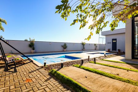 Casa de condomínio para alugar com 509m², 4 quartos e 6 vagas Casa de condomínio para alugar com 509m², 4 quartos e 6 vagasPiscina