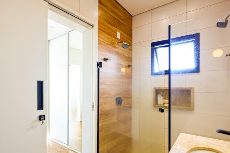 Casa de condomínio para alugar com 509m², 4 quartos e 6 vagas Casa de condomínio para alugar com 509m², 4 quartos e 6 vagasBanheiro Suite master
