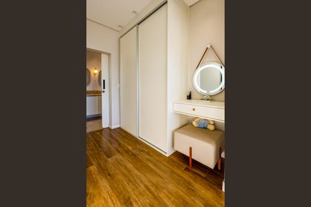 Casa de condomínio para alugar com 509m², 4 quartos e 6 vagas Casa de condomínio para alugar com 509m², 4 quartos e 6 vagasCloset Suite Master