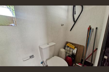 Casa de condomínio para alugar com 138m², 3 quartos e 2 vagasBanheiro