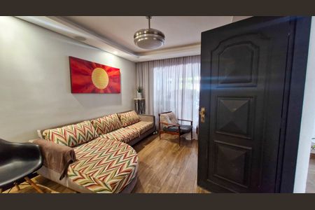 Sala de casa de condomínio para alugar com 3 quartos, 138m² em Campininha, São Paulo