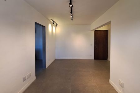 Sala de apartamento à venda com 2 quartos, 63m² em São Lourenço, Niterói