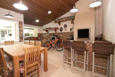 Casa à venda com 360m², 3 quartos e 5 vagasÁrea comum - Churrasqueira