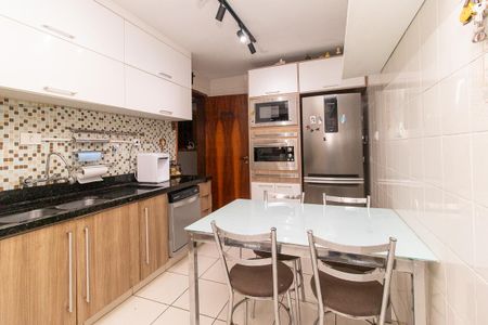 Casa à venda com 360m², 3 quartos e 5 vagasCozinha - Armários