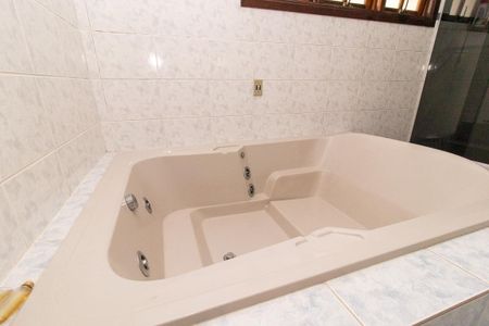 Casa à venda com 360m², 3 quartos e 5 vagasDetalhe do Banheiro da Suite
