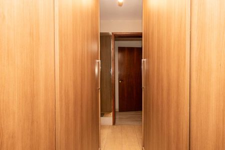 Casa à venda com 360m², 3 quartos e 5 vagasCloset da suíte