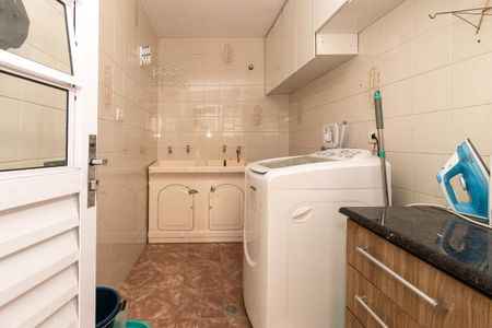 Casa à venda com 360m², 3 quartos e 5 vagasÁrea de Serviço
