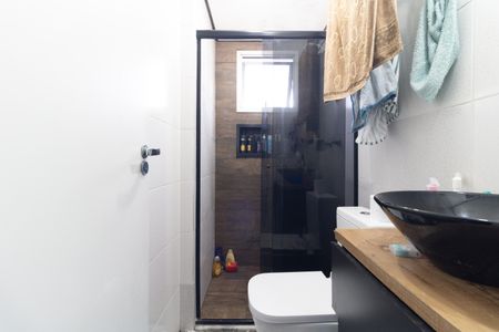 Apartamento à venda com 72m², 3 quartos e 2 vagas Apartamento à venda com 72m², 3 quartos e 2 vagasBanheiro da Suíte
