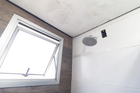 Apartamento à venda com 72m², 3 quartos e 2 vagas Apartamento à venda com 72m², 3 quartos e 2 vagasBanheiro da Suíte
