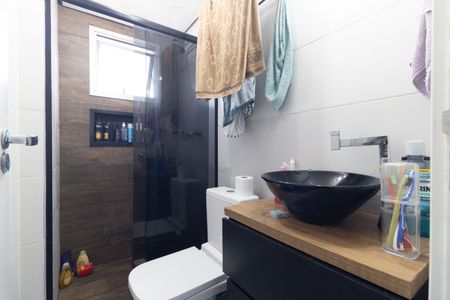 Apartamento à venda com 72m², 3 quartos e 2 vagas Apartamento à venda com 72m², 3 quartos e 2 vagasBanheiro da Suíte