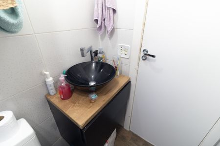 Apartamento à venda com 72m², 3 quartos e 2 vagas Apartamento à venda com 72m², 3 quartos e 2 vagasBanheiro da Suíte