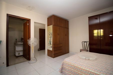 Casa de condomínio para alugar com 450m², 3 quartos e 4 vagas Casa de condomínio para alugar com 450m², 3 quartos e 4 vagasSuíte 3