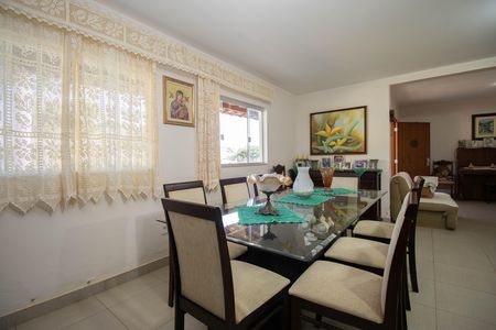 Casa de condomínio para alugar com 450m², 3 quartos e 4 vagas Casa de condomínio para alugar com 450m², 3 quartos e 4 vagasSala 1