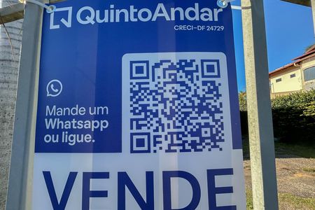Casa de condomínio para alugar com 450m², 3 quartos e 4 vagas Casa de condomínio para alugar com 450m², 3 quartos e 4 vagasPlaca