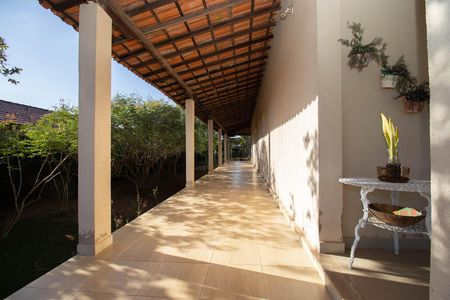 Casa de condomínio para alugar com 450m², 3 quartos e 4 vagas Casa de condomínio para alugar com 450m², 3 quartos e 4 vagasVaranda