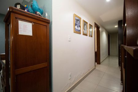 Casa de condomínio para alugar com 450m², 3 quartos e 4 vagas Casa de condomínio para alugar com 450m², 3 quartos e 4 vagasCorredor