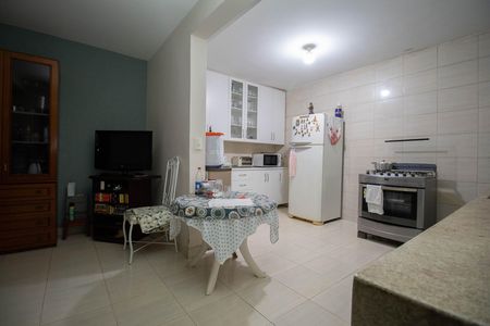 Casa de condomínio para alugar com 450m², 3 quartos e 4 vagas Casa de condomínio para alugar com 450m², 3 quartos e 4 vagasCozinha