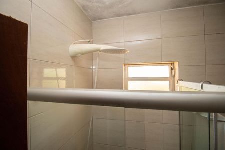 Casa de condomínio para alugar com 450m², 3 quartos e 4 vagas Casa de condomínio para alugar com 450m², 3 quartos e 4 vagasBanheiro da Suíte 1