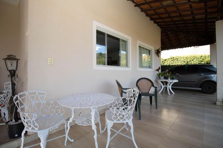 Casa de condomínio para alugar com 450m², 3 quartos e 4 vagas Casa de condomínio para alugar com 450m², 3 quartos e 4 vagasVaranda