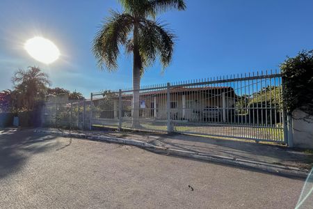 Fachada de casa de condomínio para alugar com 3 quartos, 450m² em Jardim Botânico, Brasília