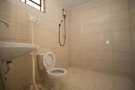 Casa de condomínio para alugar com 450m², 3 quartos e 4 vagas Casa de condomínio para alugar com 450m², 3 quartos e 4 vagasBanheiro de Serviço