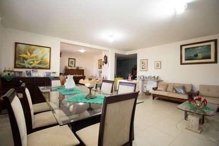 Casa de condomínio para alugar com 450m², 3 quartos e 4 vagas Casa de condomínio para alugar com 450m², 3 quartos e 4 vagasSala 1