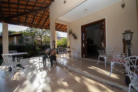 Casa de condomínio para alugar com 450m², 3 quartos e 4 vagas Casa de condomínio para alugar com 450m², 3 quartos e 4 vagasVaranda