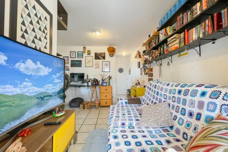 Sala de apartamento à venda com 2 quartos, 45m² em Presidente Altino, Osasco