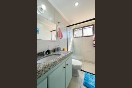Banheiro de apartamento à venda com 2 quartos, 45m² em Presidente Altino, Osasco