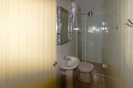 Casa para alugar com 100m², 3 quartos e 2 vagasBanheiro social 