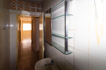 Casa para alugar com 100m², 3 quartos e 2 vagasBanheiro social 