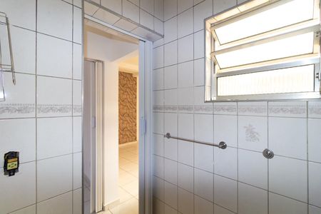 Casa para alugar com 100m², 3 quartos e 2 vagasBanheiro social 2