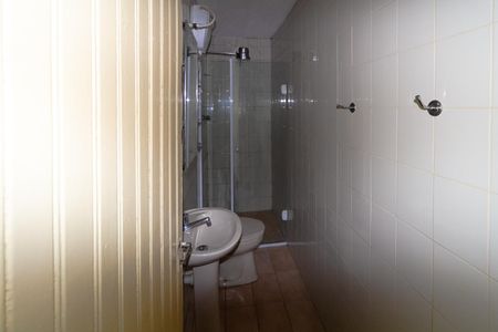 Casa para alugar com 100m², 3 quartos e 2 vagasBanheiro social 
