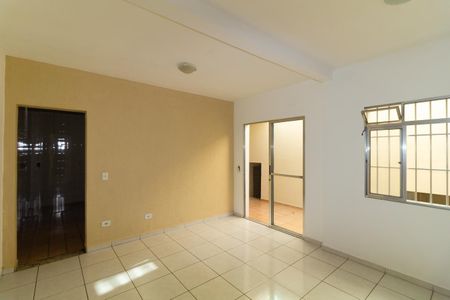 Casa para alugar com 100m², 3 quartos e 2 vagasSala