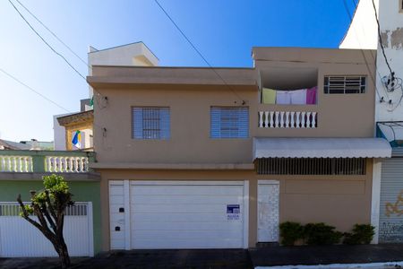 Casa para alugar com 100m², 3 quartos e 2 vagasFachada