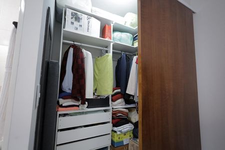 Closet de casa à venda com 2 quartos, 90m² em Jardim Guarará, Santo André