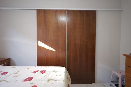 Casa à venda com 90m², 2 quartos e 2 vagasQuarto Suíte