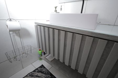 Casa à venda com 90m², 2 quartos e 2 vagasBanheiro