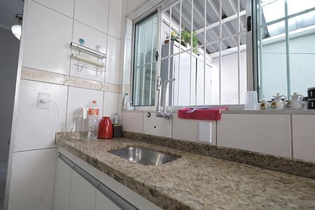 Casa à venda com 90m², 2 quartos e 2 vagasCozinha