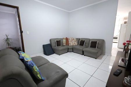 Casa à venda com 90m², 2 quartos e 2 vagasSala